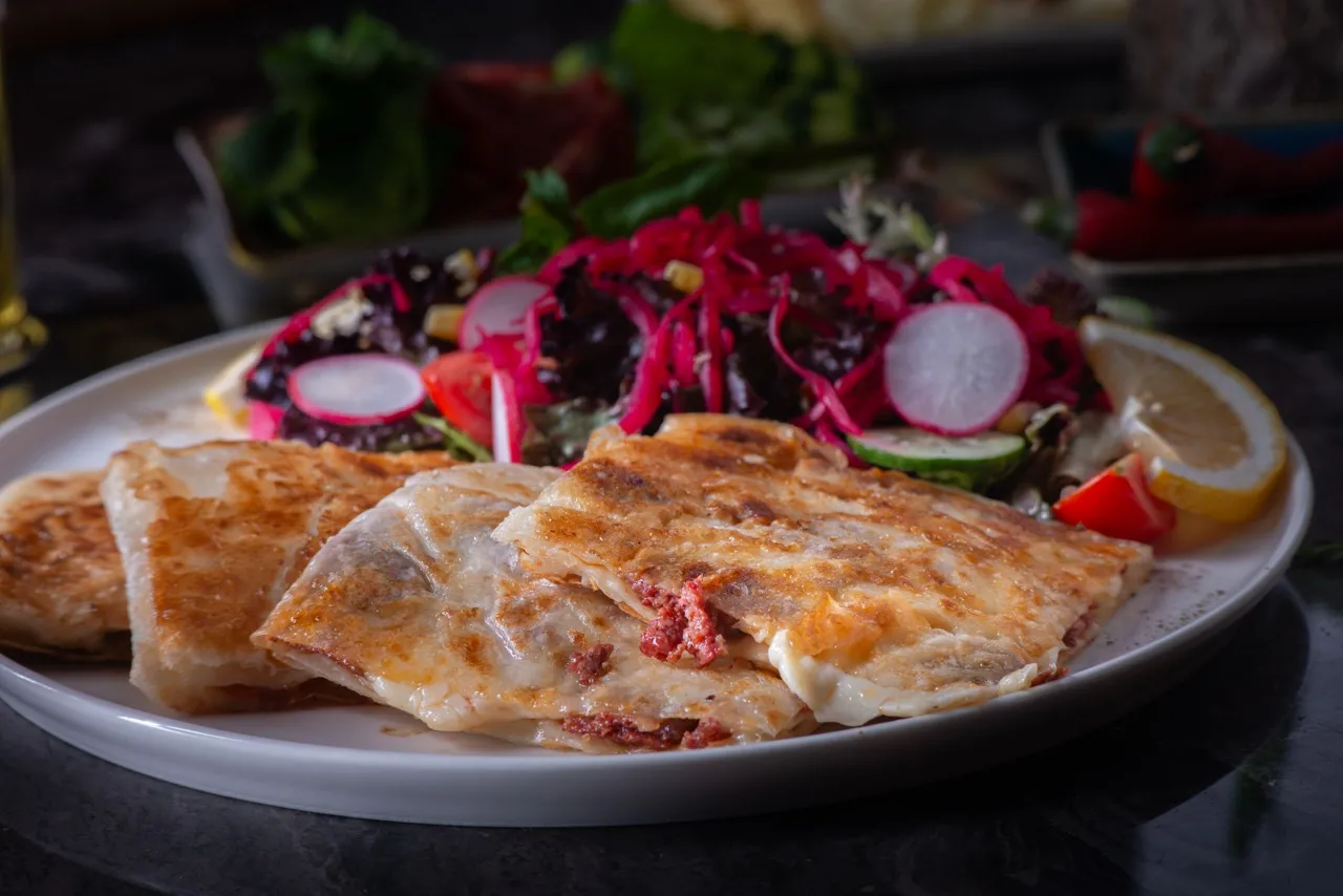 Sucuklu Kaşarlı Gözleme