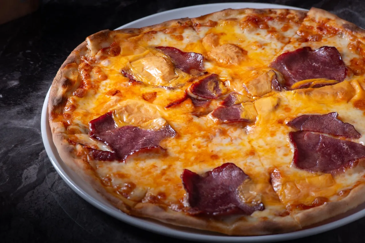 Kaburga Fümeli Pizza